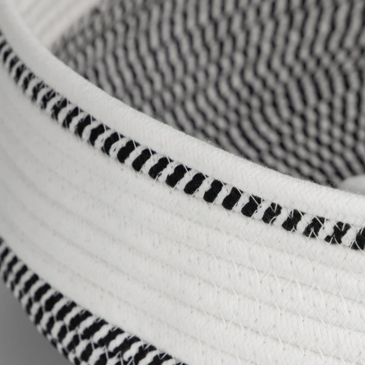 Legowisko plecione dla zwierząt Carinio PLAYGROUND Black&white - L