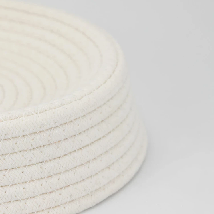 Legowisko plecione dla zwierząt Carinio NESTI White - S