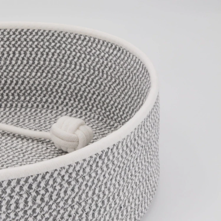 Legowisko plecione dla zwierząt Carinio BASKET BALL Gray/white - M