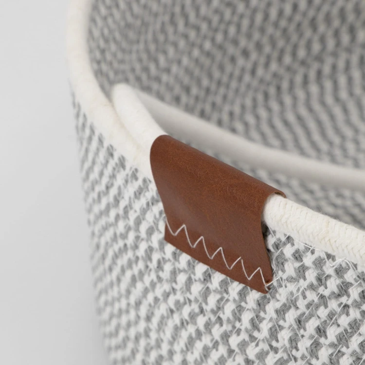 Legowisko plecione dla zwierząt Carinio BASKET BALL Gray/white - M