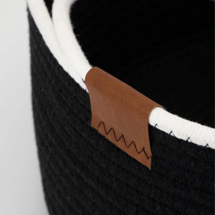 Legowisko plecione dla zwierząt Carinio BASKET BALL Black&white - L