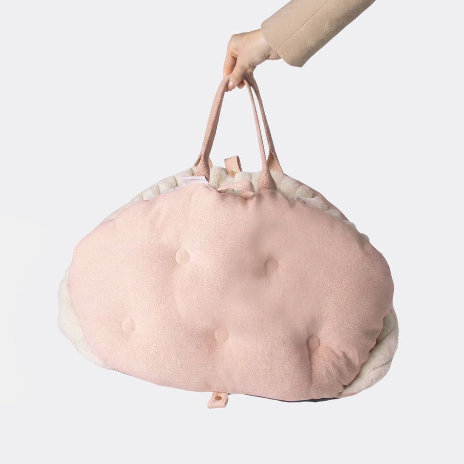 Torba DODA pink noszona za uchwyty