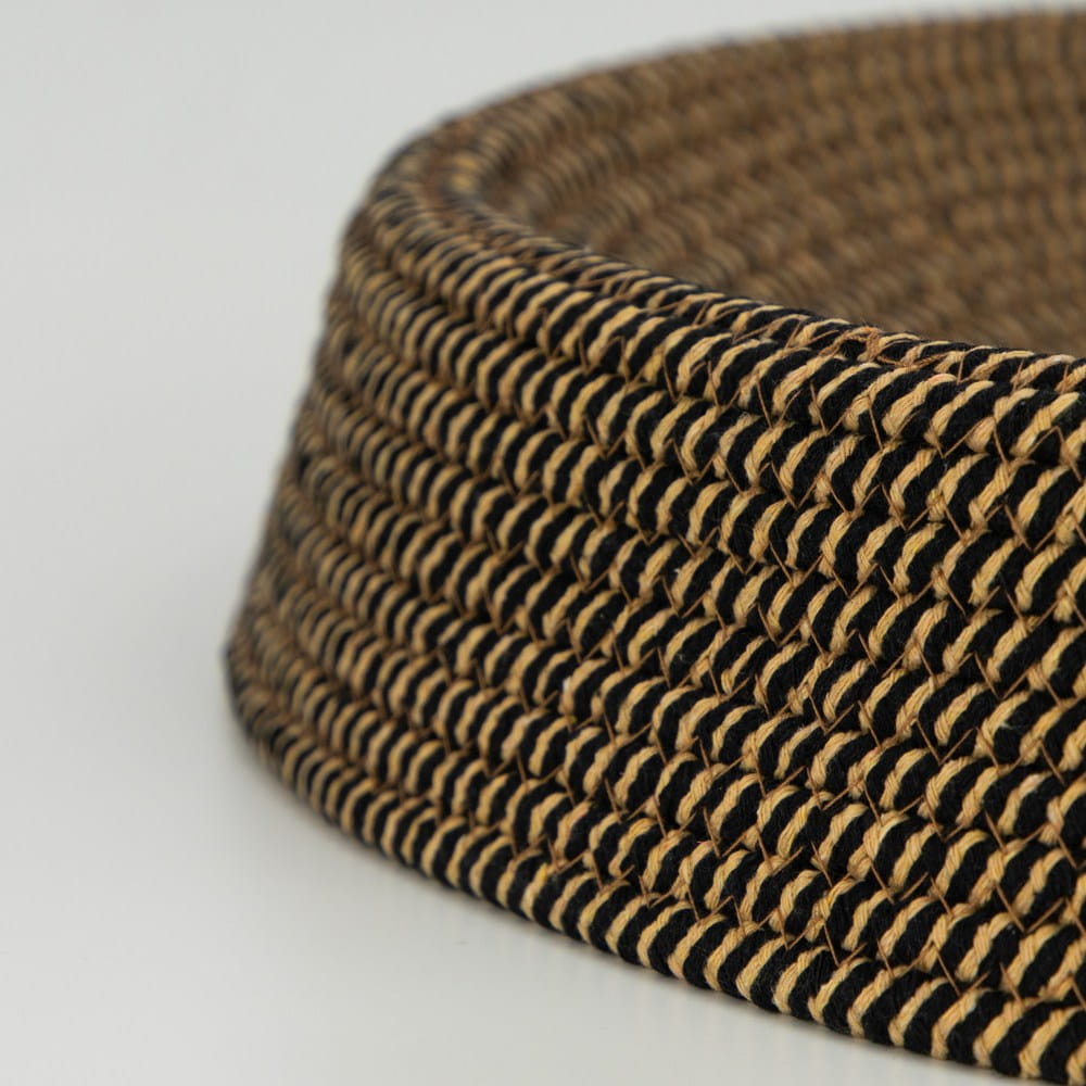 Splot z bawełnianego sznurka – detal legowiska NESTI TAIL Black&brown