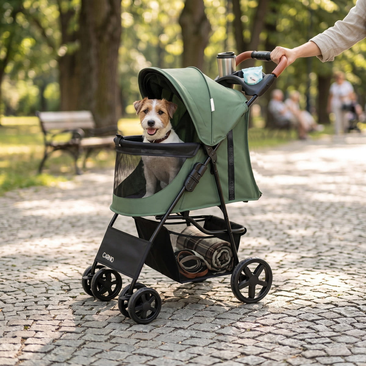 Wózek Carinio FINU Hunter na spacerze